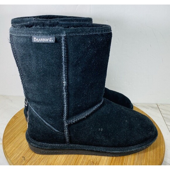 Bearpaw 608W Emma Short Black Boots Suede Sheepskin Womens Boots Size 7 - Picture 2 of 6
